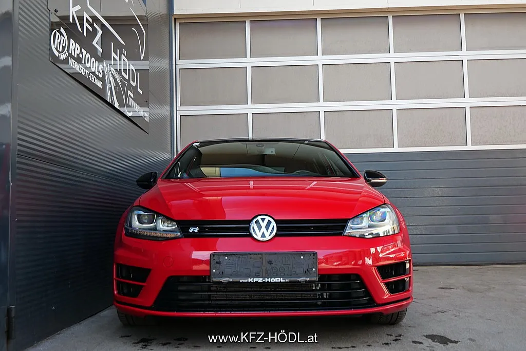 Volkswagen Golf R 2,0 TSI DSG Image 3