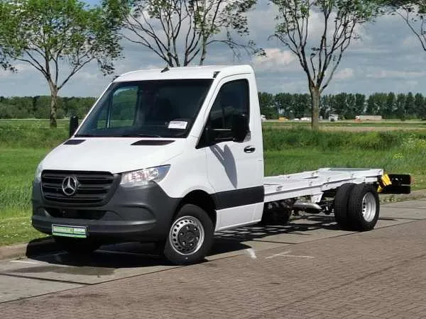 Mercedes-Benz Sprinter 519 CDI 3.0 LTR 6 CYL! Image 2