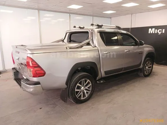 Toyota Hilux 2.4 D-4D 4x4 Hi-Cruiser Image 2